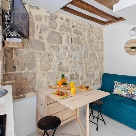 Cozy Boutique In The Heart Of * Paris