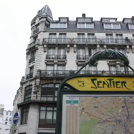 Cozy Boutique In The Heart Of * Paris